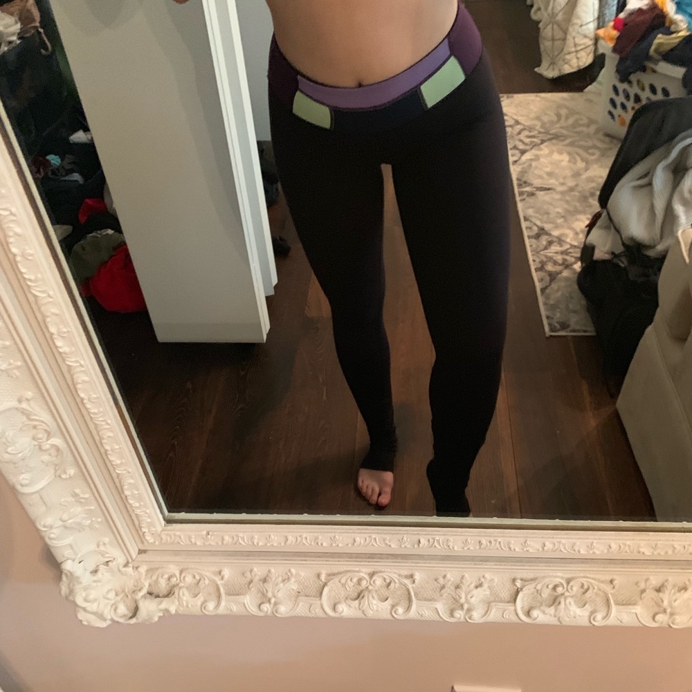 LULULEMON WUNDER UNDER YOGA LEGGINGS - size 2